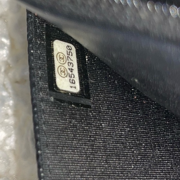 CHANEL Timeless Classic Wallet on a Chain - Picture 11 of 11